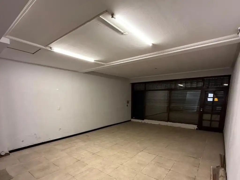 Foto de LOCAL MAS VIVIENDA SOBRE AV. MONSEÑOR ZABALA, imagen 4