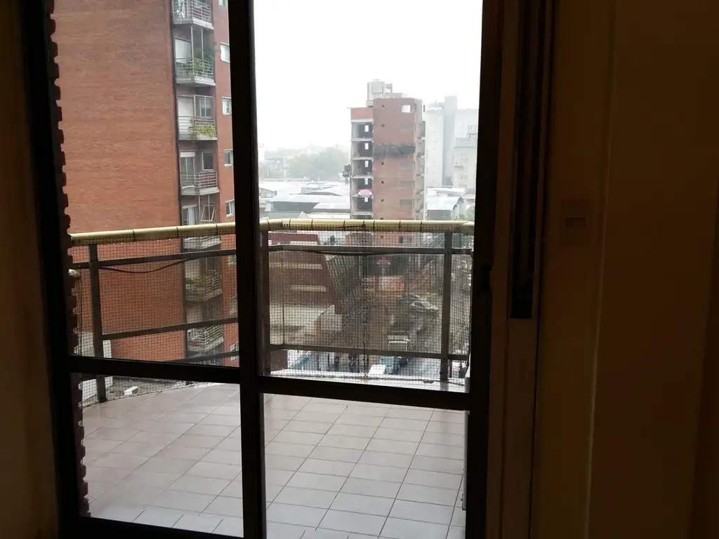Foto de MUY BUEN DEPTO. 2 AMB. AMPLIO CON BALCÒN AL FTE. HERM.VISTA, imagen 4