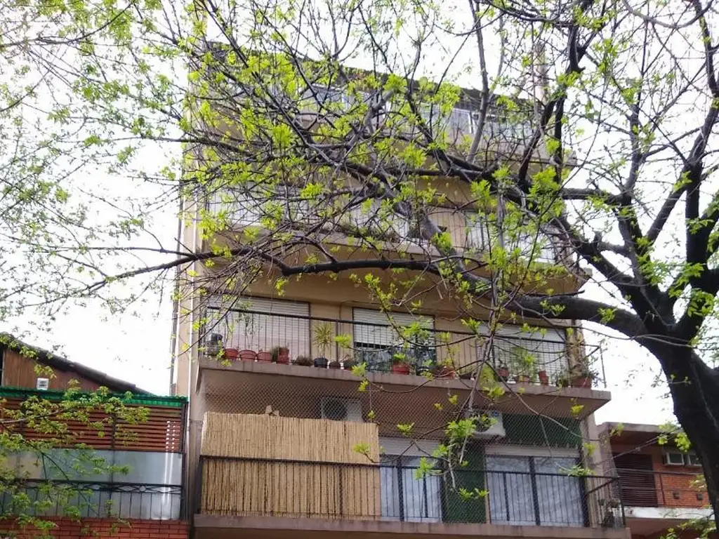 Foto de Buen depto. 3 amb, c/coch. Balcón al frente vista abierta., imagen 2