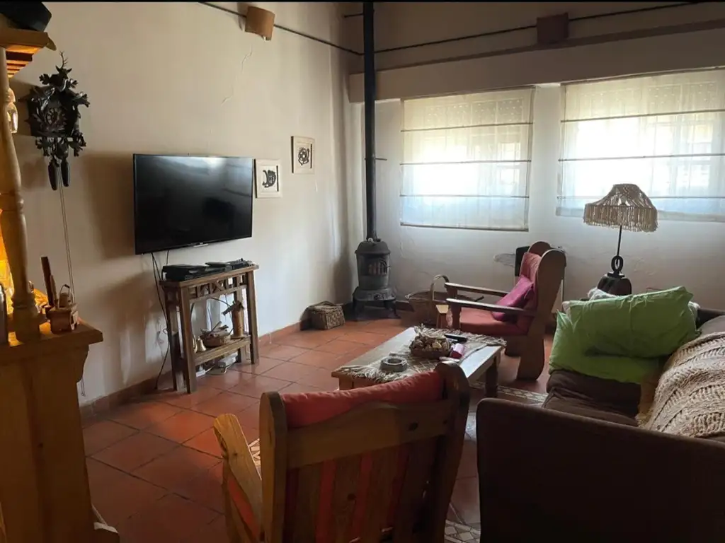 Foto de CASA EN 2 PLANTAS C/GARAGE Y JARDIN, imagen 3