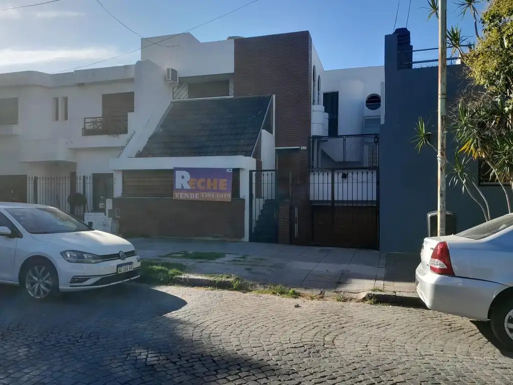 Foto de CASA EN DOS PLANTAS, 3 DORM. FONDO,, imagen 1