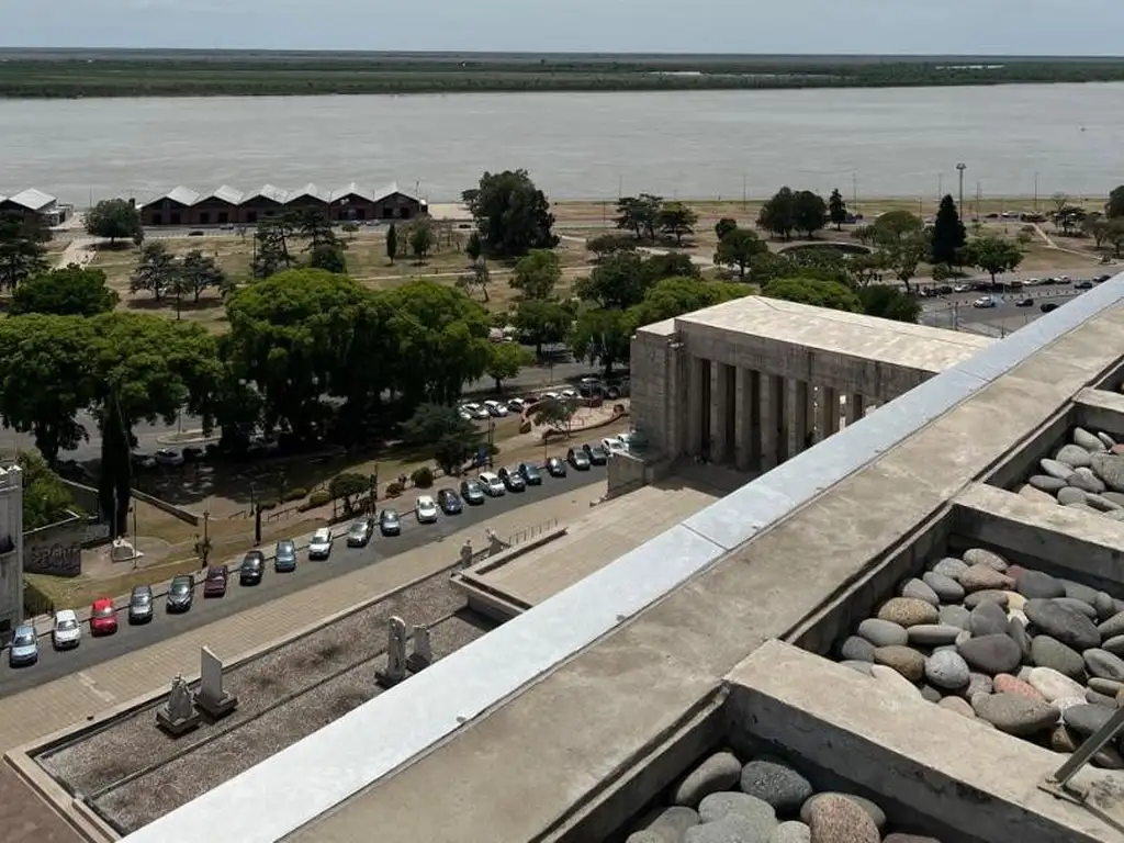Foto de DEPARTAMENTO MONOAMBIENTE CON PATIO FRENTE AL MONUMENTO, imagen 5