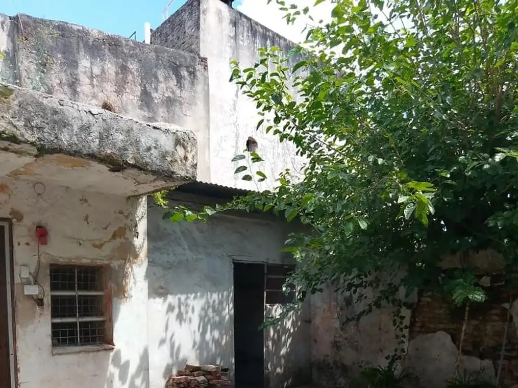 Foto de TIPO CASA PH CON ENTRADA INDEPENDIENTE A REFACCIONAR, imagen 4
