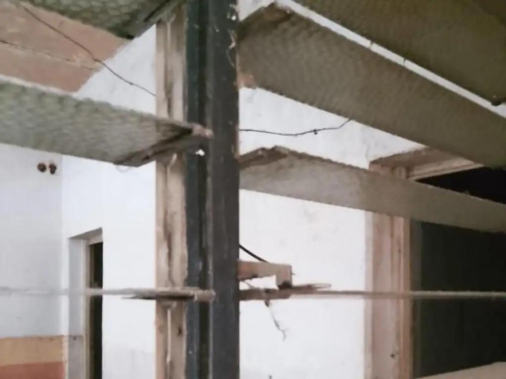 Foto de TIPO CASA PH CON ENTRADA INDEPENDIENTE A REFACCIONAR, imagen 3