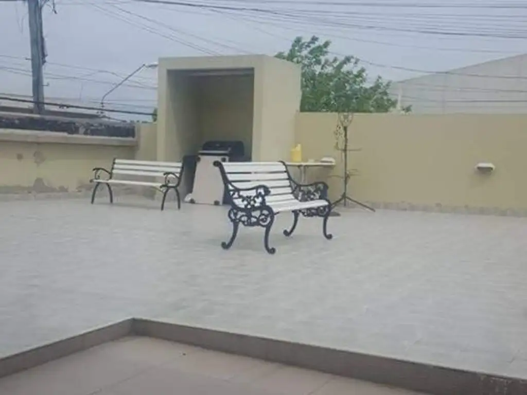 Foto de ALQUILER PROPIEDAD EN ESQ. SAN MARTIN Y BOUQUET ROLDAN, imagen 1