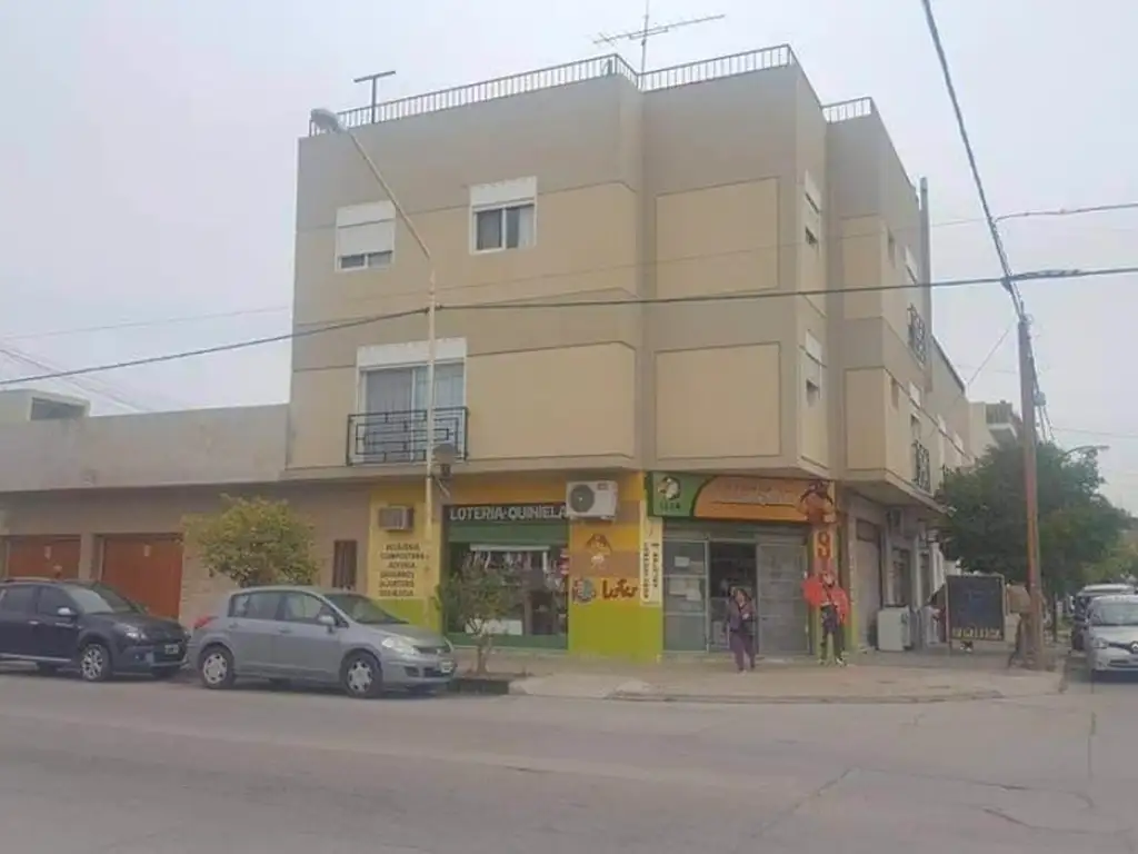 Foto de ALQUILER PROPIEDAD EN ESQ. SAN MARTIN Y BOUQUET ROLDAN, imagen 2
