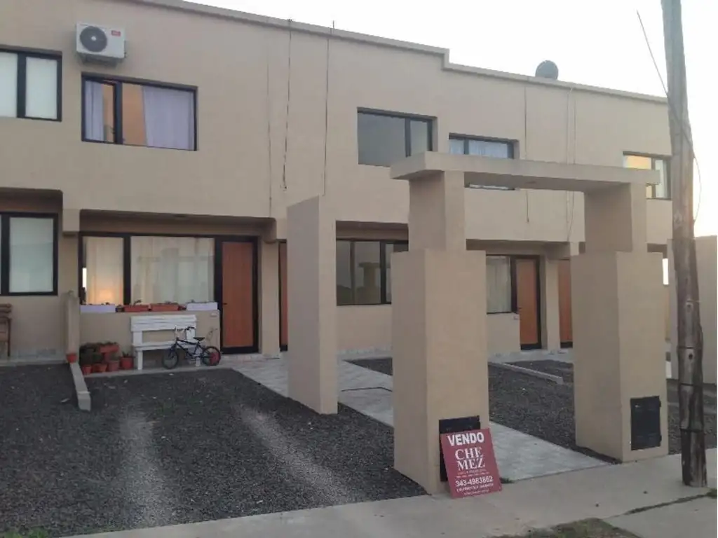 Foto de SE VENDE EXCELENTE DUPLEX DE DOS DORMITORIOS C/VISTA AL GOLF, imagen 2