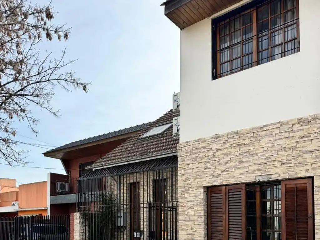 Foto de Excelente Casa en Venta, Villa Lugano, imagen 1