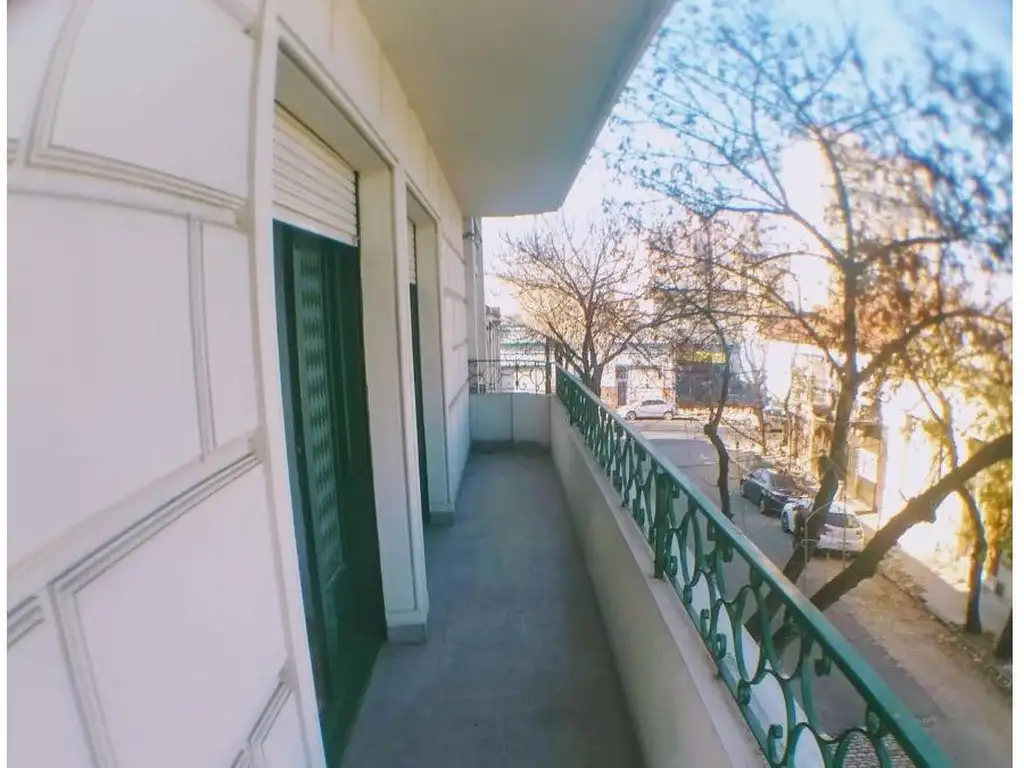 Foto de VENTA - PH 6 AMB CON PATIO - BARRACAS, imagen 3
