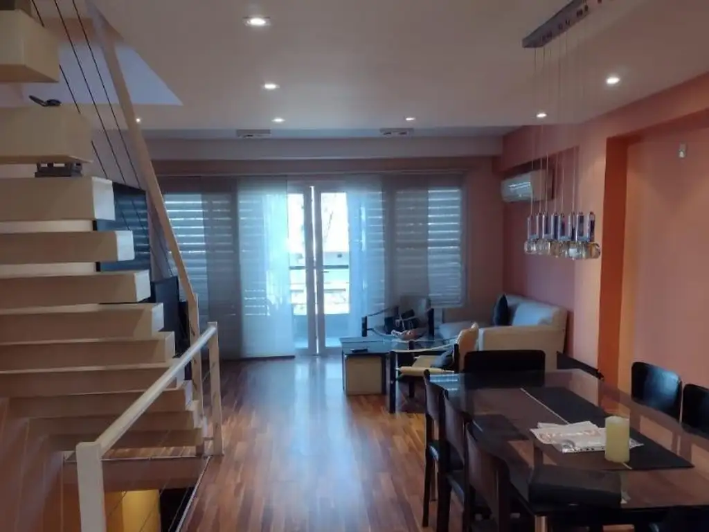 Foto de espectacular triplex con tres cocheras y pileta, imagen 2