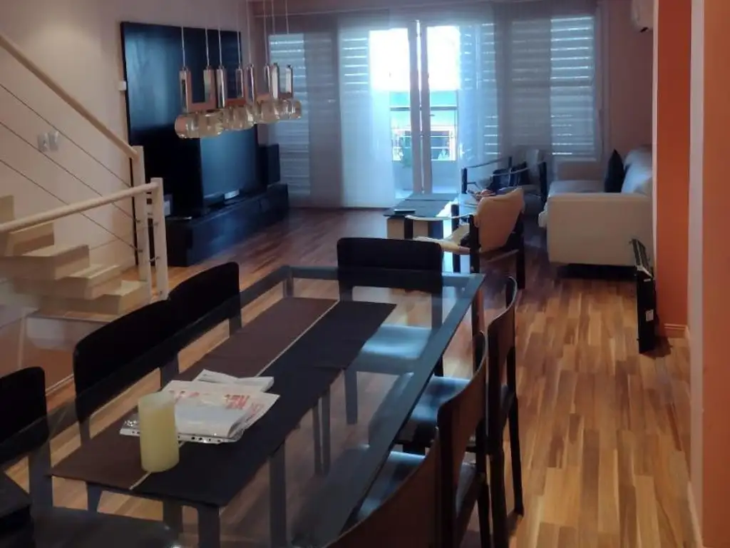 Foto de espectacular triplex con tres cocheras y pileta, imagen 1