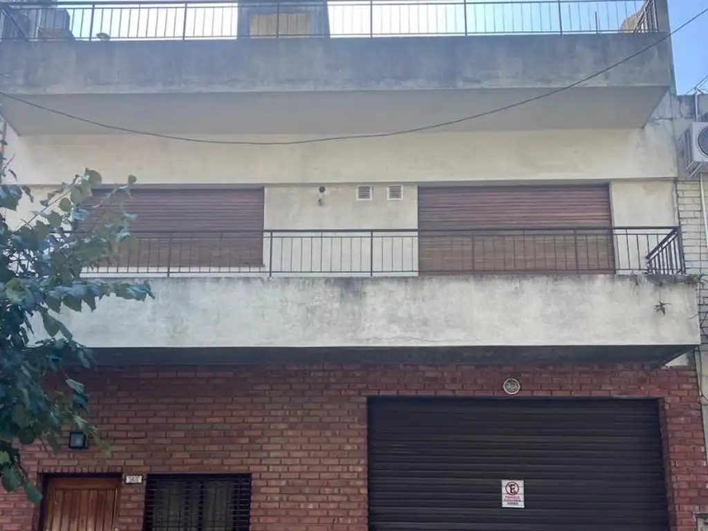 Foto de CASA IDEAL 2 FAMILIAS CON GALPON Y FONDO LIBRE, imagen 2
