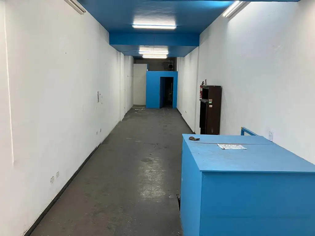 Foto de LOCAL 70m2 con sotano 27,5m2 APTO TODO DESTINO, imagen 2