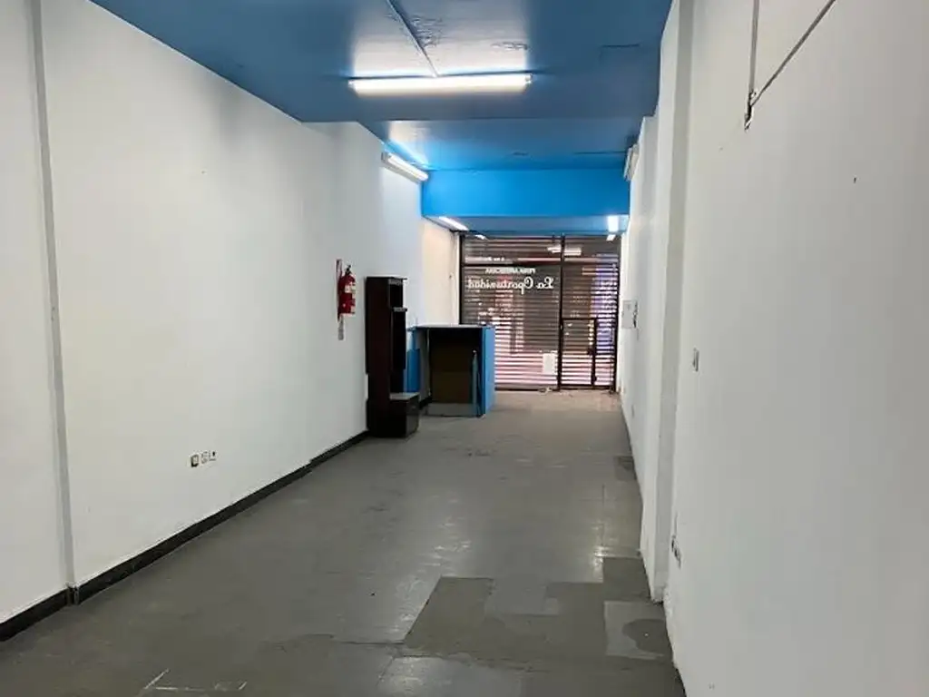 Foto de LOCAL 70m2 con sotano 27,5m2 APTO TODO DESTINO, imagen 4