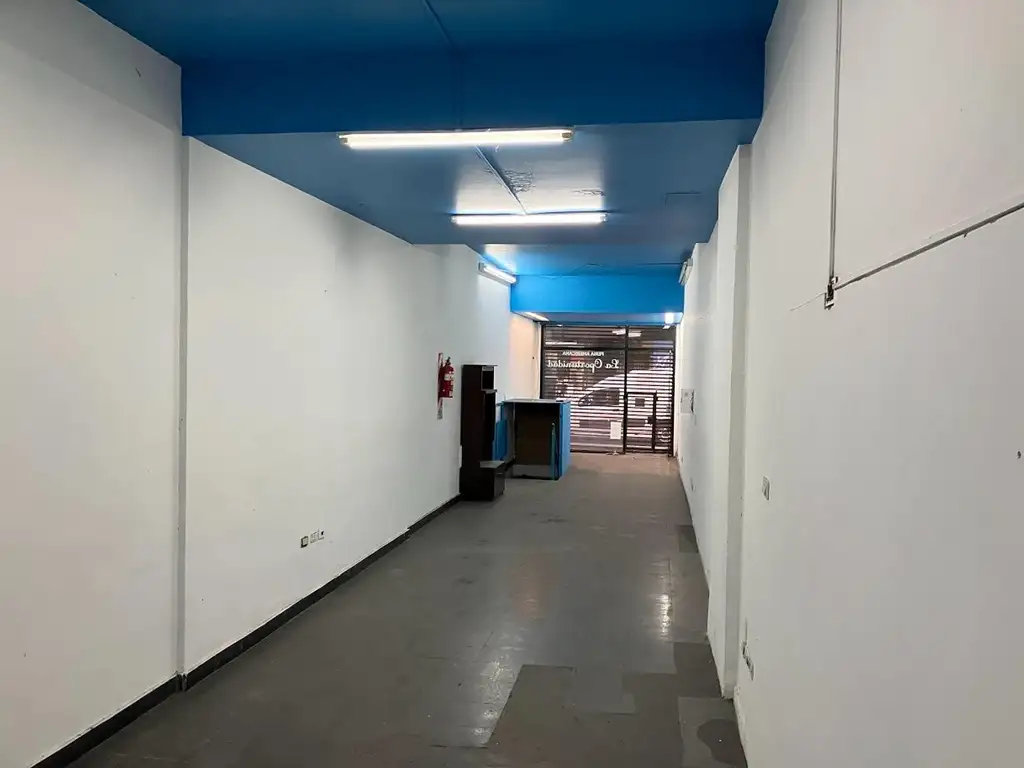 Foto de LOCAL 70m2 con sotano 27,5m2 APTO TODO DESTINO, imagen 3