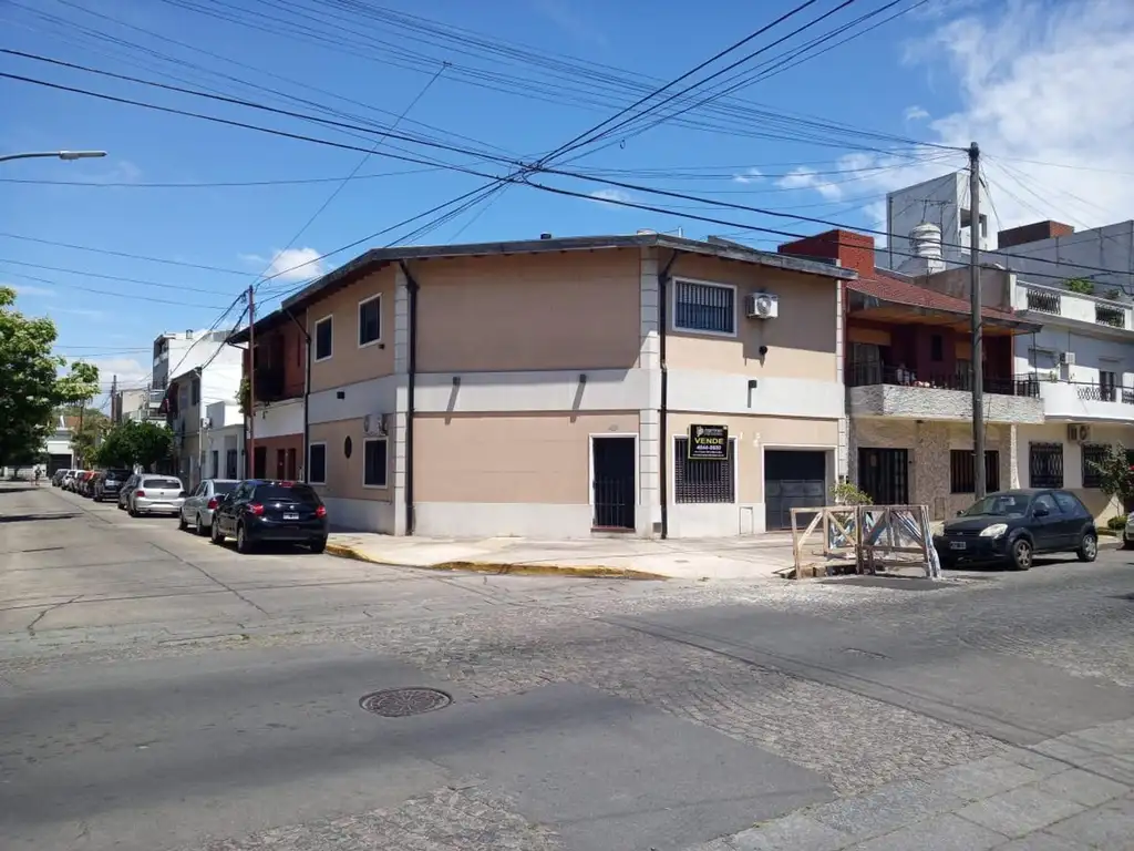 Foto de Liniers Impecable 5 Dormitorios Garaje Patio y Quincho, imagen 5