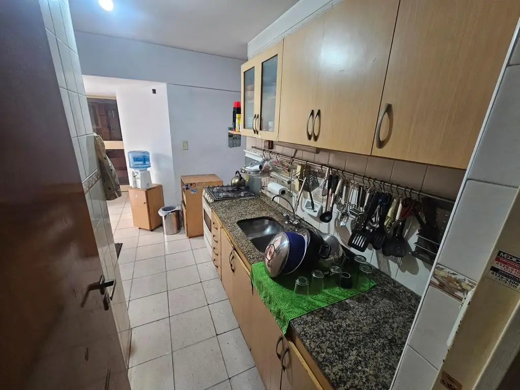 Foto de Venta - 4 ambientes c/ dependencia y Cochera - Caballito, imagen 2