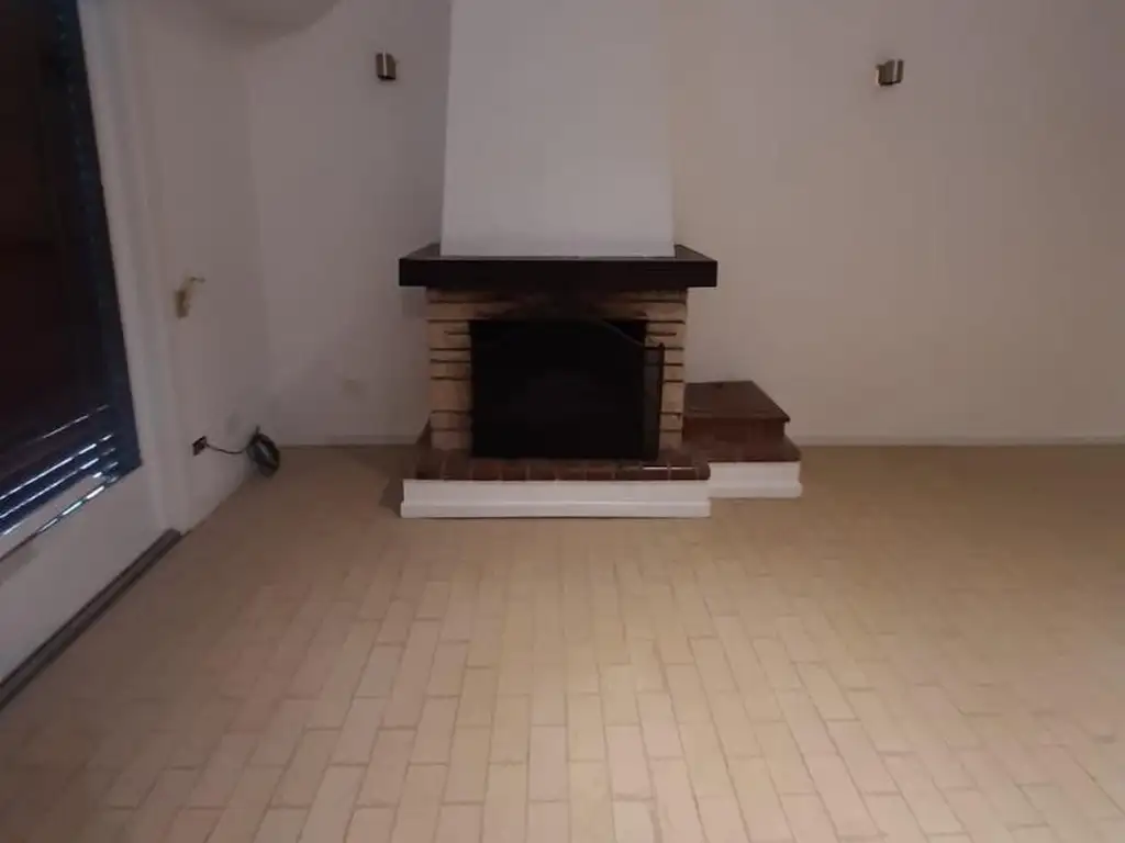 Foto de CASA 3 AMB C/FONDO, GARAGE PARA 2 AUTOS Y DPTO 2 AMB. FONDO, imagen 3