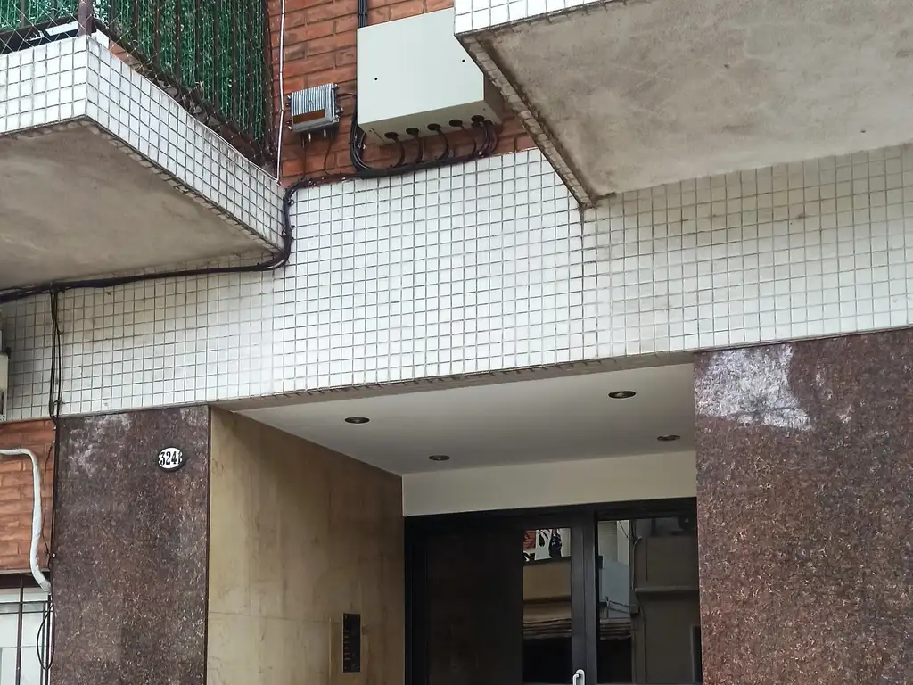 Foto de Impecable 2 ambientes con patio a mts de Av Constituyentes y La Pampa, imagen 3
