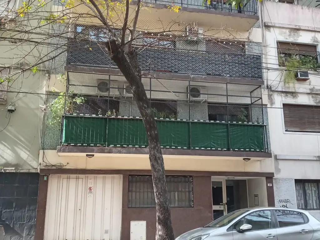 Foto de COCHERA CUBIERTA EN VENTA ALMAGRO. PLANTA NIVEL.-, imagen 1