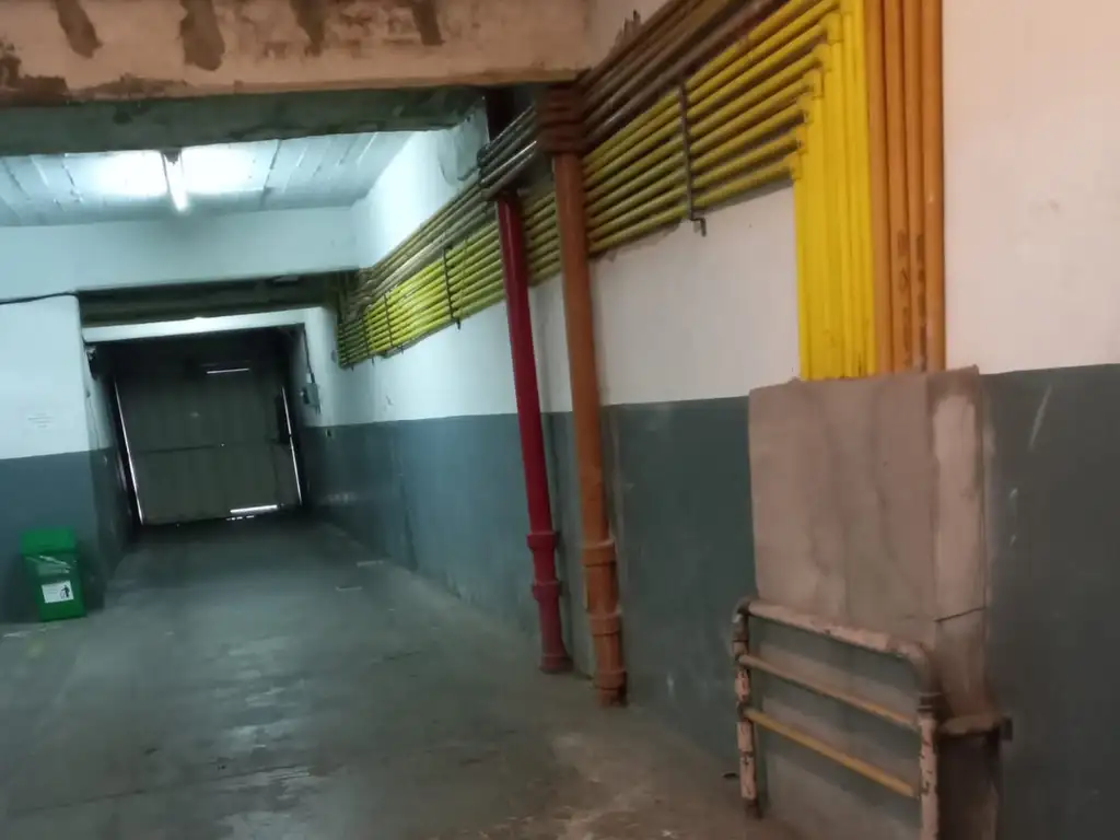Foto de COCHERA CUBIERTA EN VENTA ALMAGRO. PLANTA NIVEL.-, imagen 2