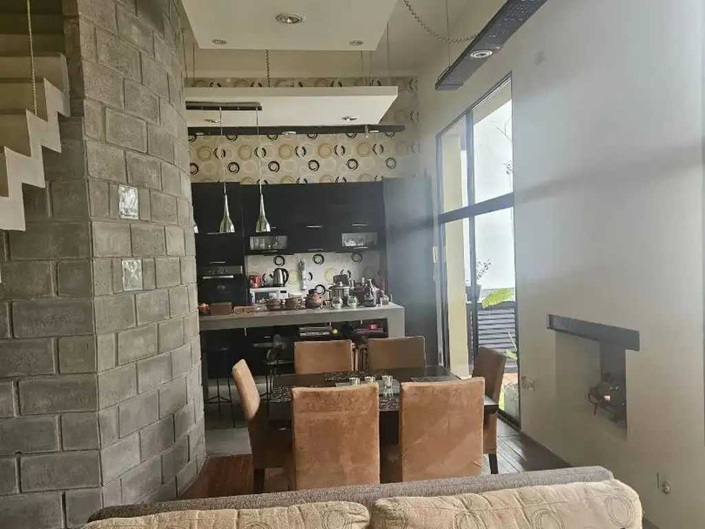Foto de VENTA CASA DOS DORMIT VILLA DEL PARQUE C PATIO DIVINA UNICA!, imagen 1