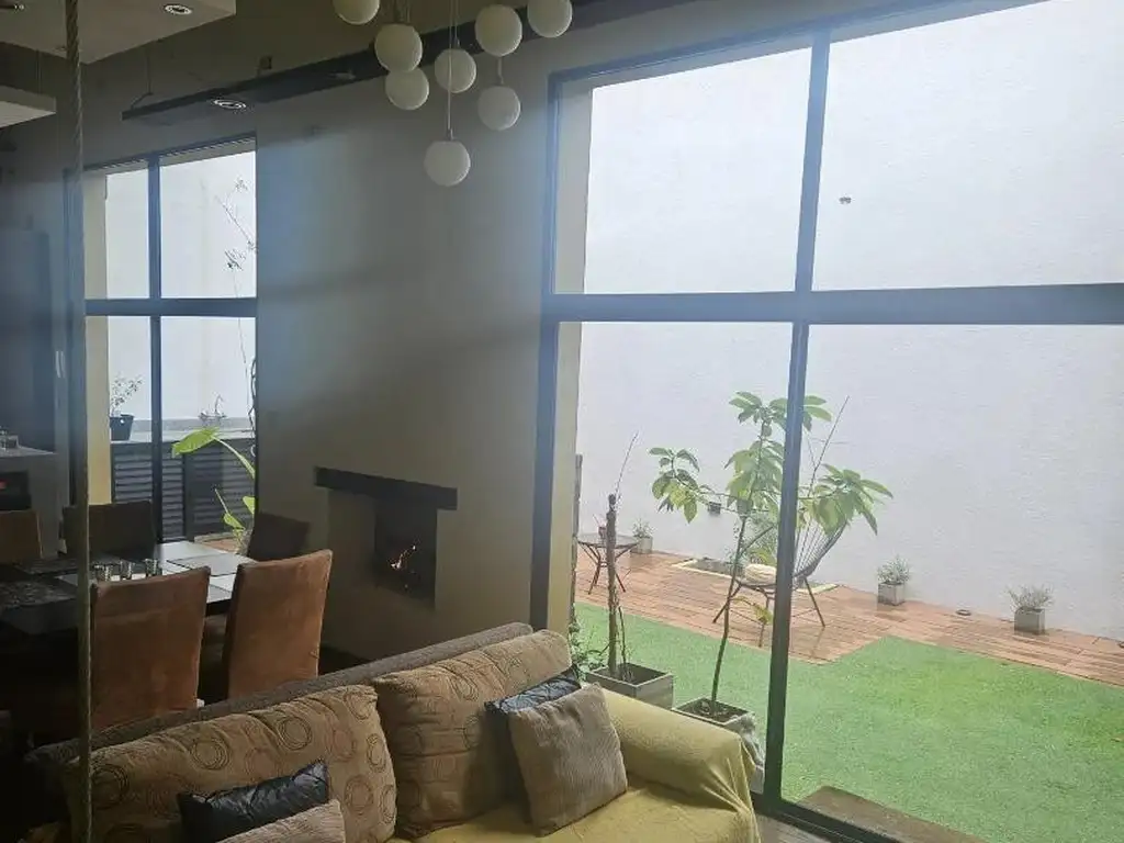 Foto de VENTA CASA DOS DORMIT VILLA DEL PARQUE C PATIO DIVINA UNICA!, imagen 4
