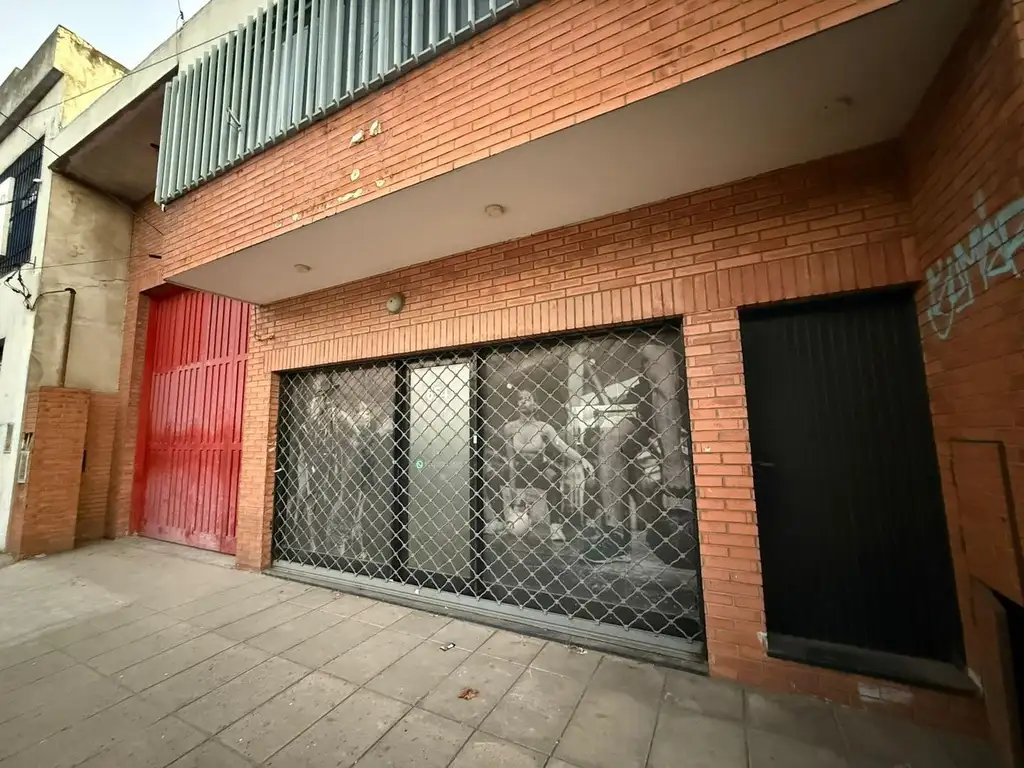 Foto de LOCAL + GALPON SOBRE AVENIDA ROCA - HURLINGHAM, imagen 1