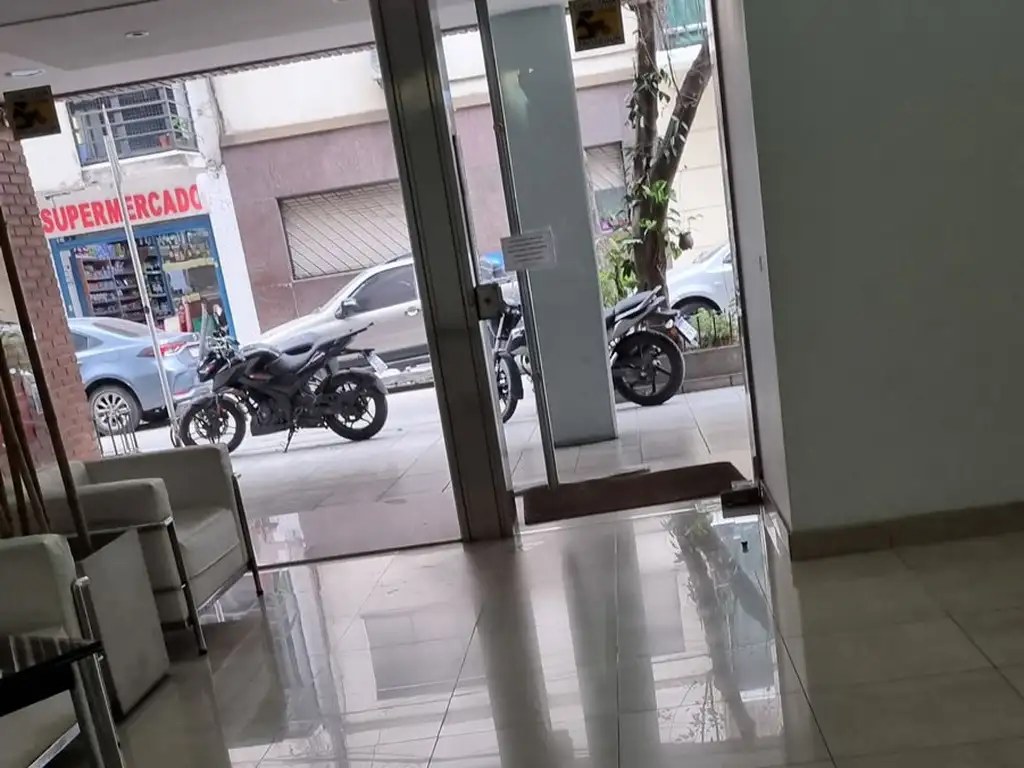 Foto de EXCELENTE DEPARTAMENTO TRES AMBIENTES CON COCHERA, imagen 4