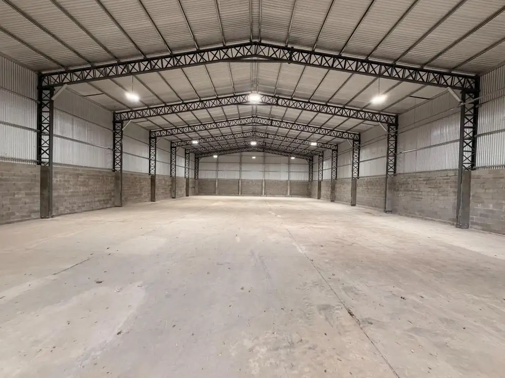 Foto de Importante Galpon de 800m2 en la Florida sobre Ruta 193, imagen 1
