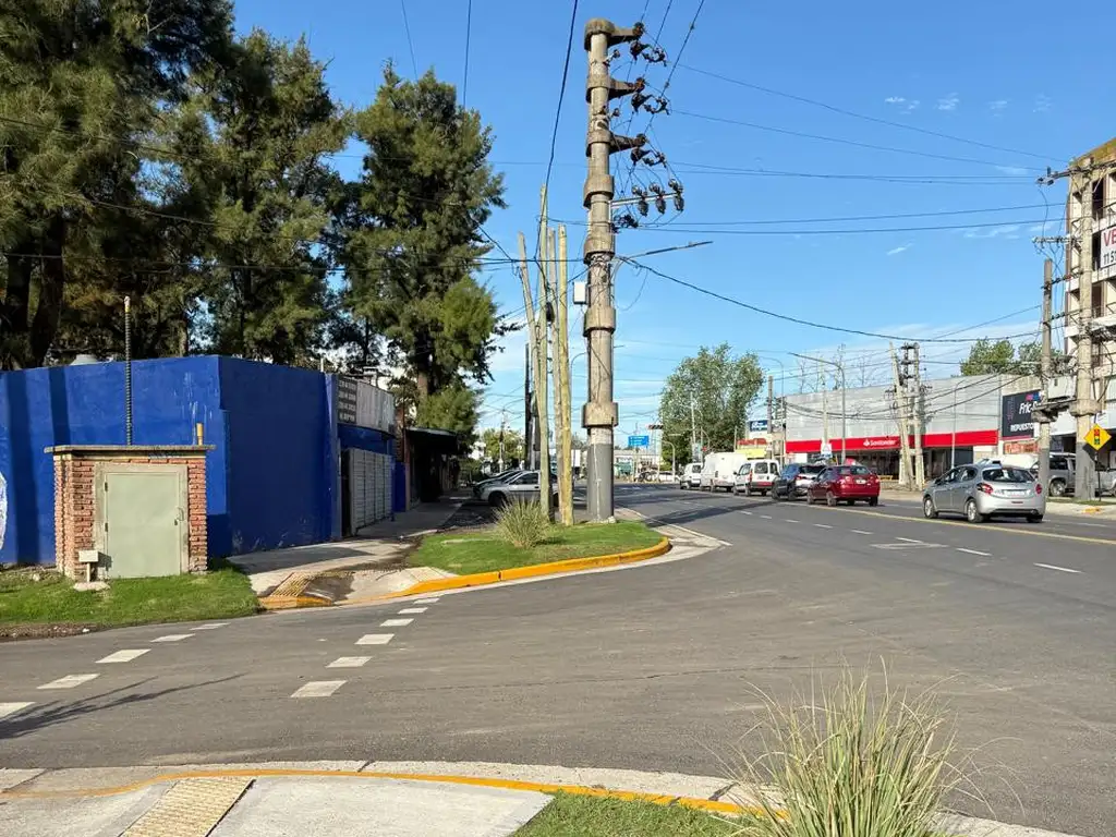Foto de Local esquina Ruta 8, imagen 2