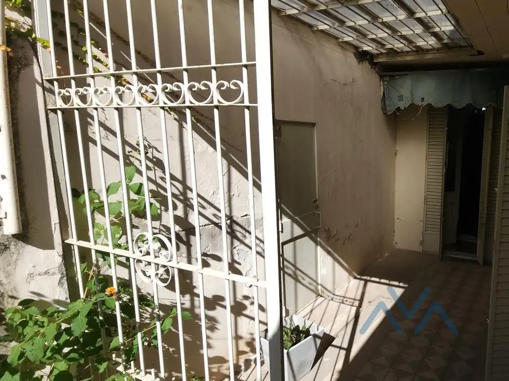 Foto de ALQUILER Casa Amoblada 1 Habitación con Gran Parque, España al 500, imagen 3