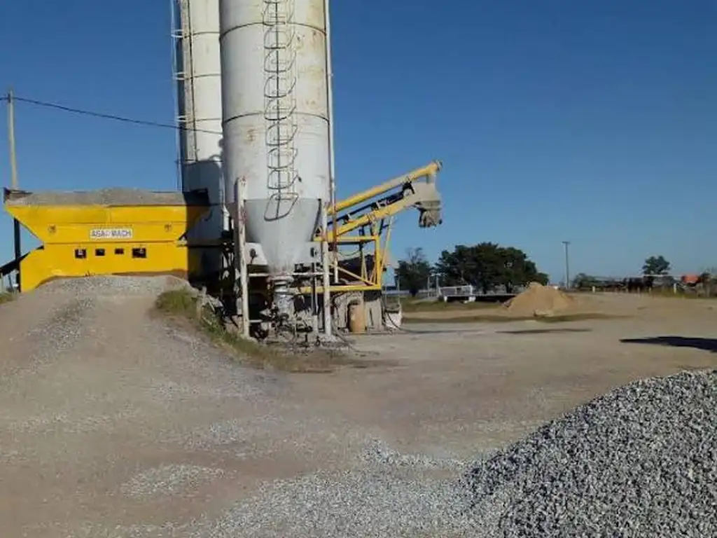 Foto de Predio 2 Has. Ex-Fábrica de cemento en Alquiler por Ruta N. 32, imagen 4