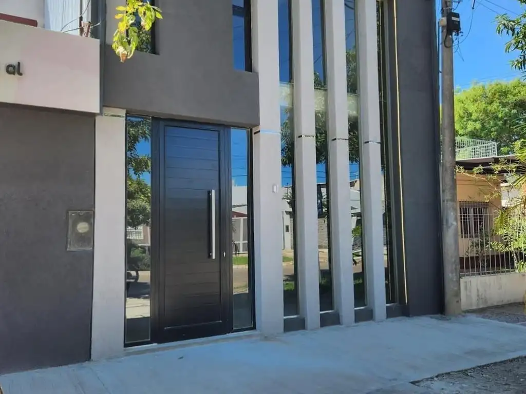 Foto de SALON COMERCIAL EN PRIMER PISO, imagen 2