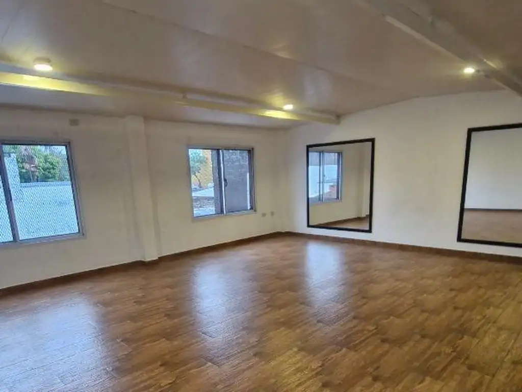 Foto de SALON COMERCIAL EN PRIMER PISO, imagen 3
