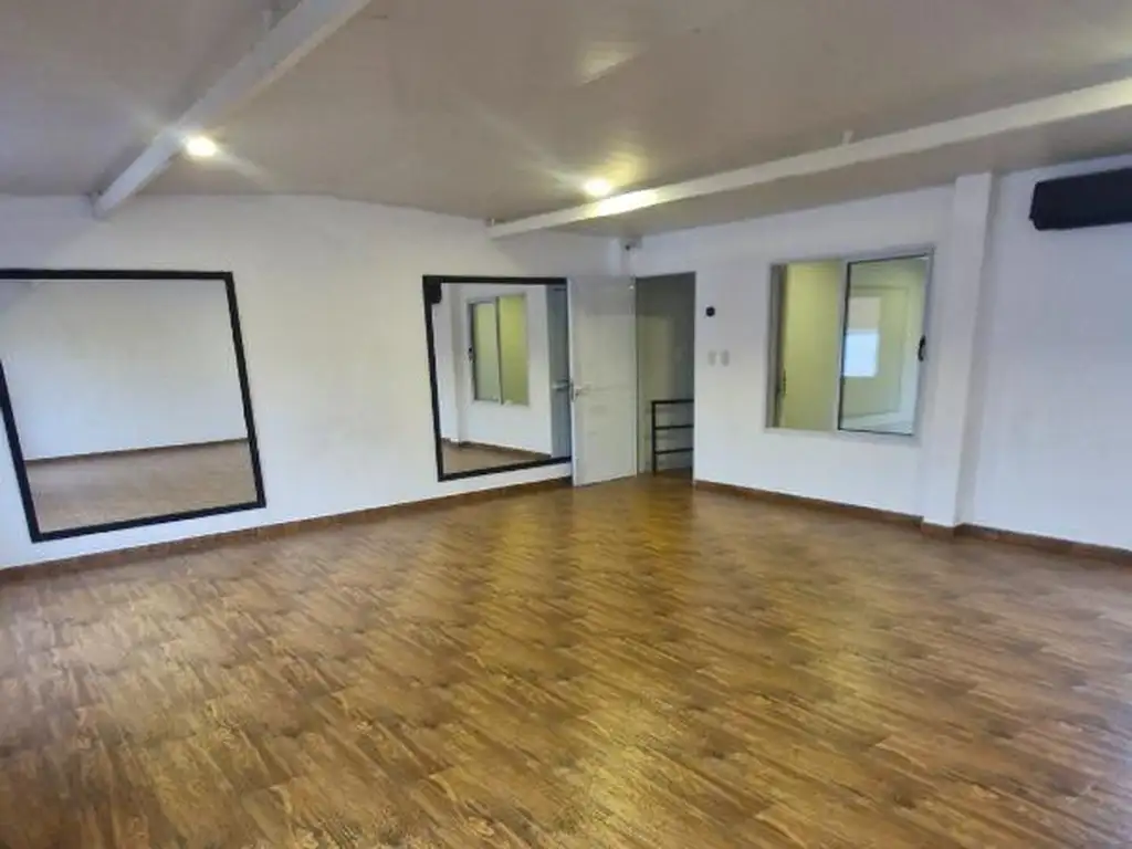 Foto de SALON COMERCIAL EN PRIMER PISO, imagen 4