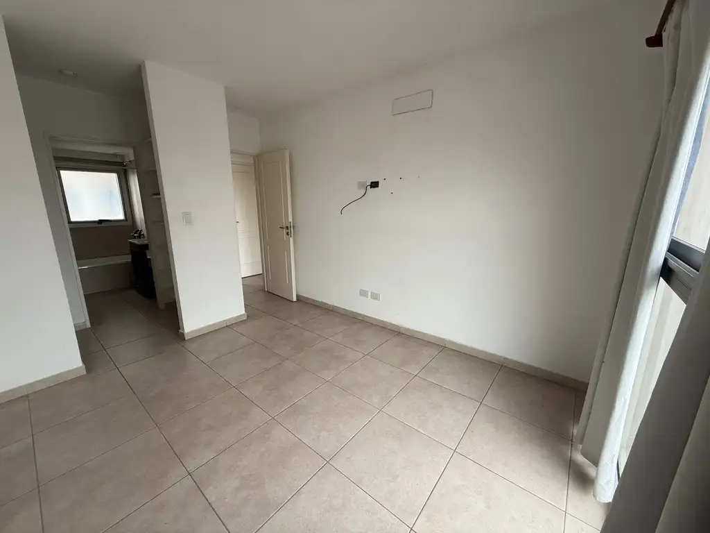 Foto de Departamento en alquiler en Valentín Alsina, imagen 4