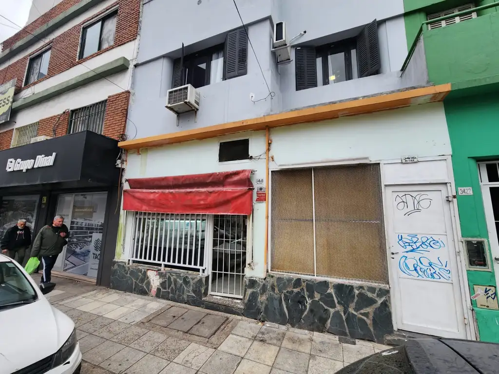 Foto de LOCAL COMERCIAL 140 M2. - DEPOSITO - EXCELENTE UBICACION - GAS ENVASADO, imagen 2
