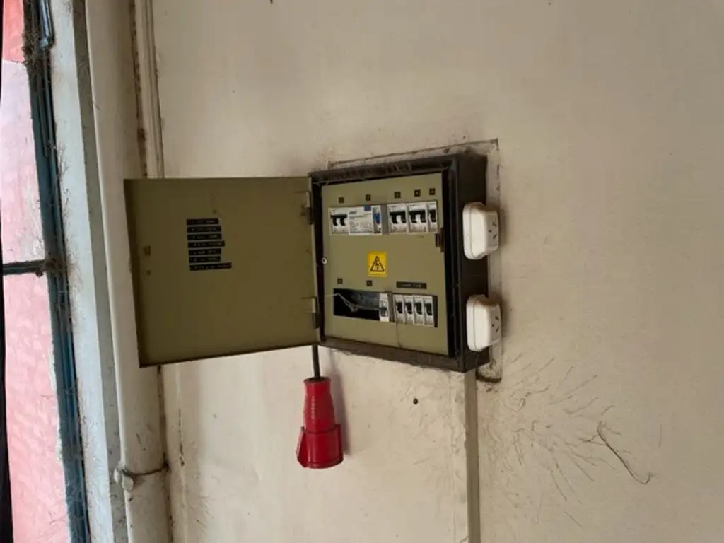 Foto de Vendo galpón de 328 mts lote de 687 mts FINANCIACION !!!!!, imagen 5