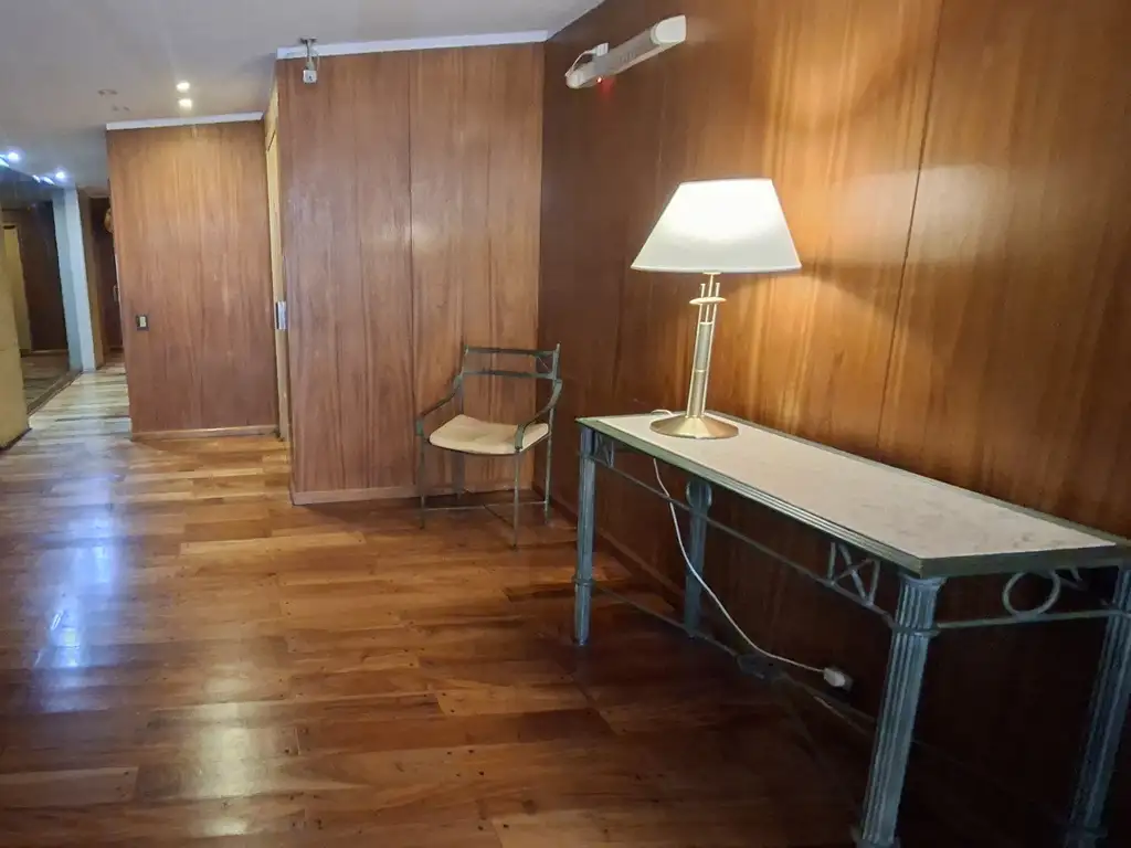 Foto de Piso de categoria al frente con cochera y baulera 3 amb con depcias., imagen 4