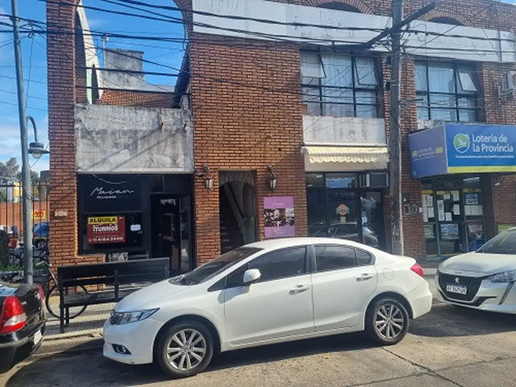 Foto de Excelente local frente al super en pleno centro comercial a 1 1/2, imagen 1