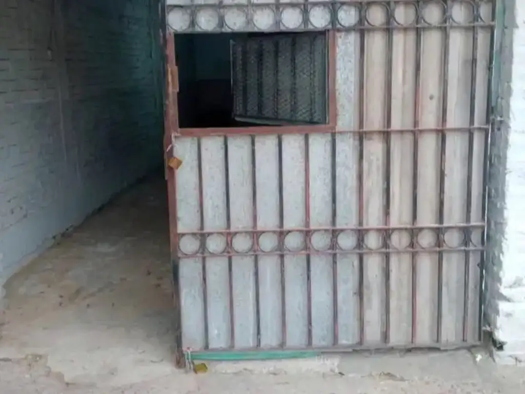 Foto de SE ALQUILA LOCAL PARA TALLER O SIMILAR LOMA HERMOSA, imagen 4
