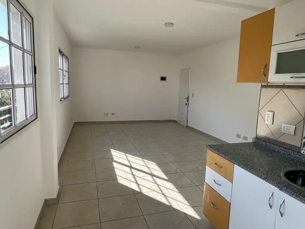 Foto de IMPECABLE DEPARTAMENTO 2 AMBIENTES POR ESCALERA, imagen 3