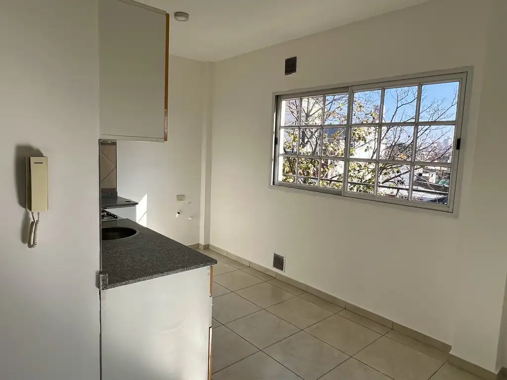 Foto de IMPECABLE DEPARTAMENTO 2 AMBIENTES POR ESCALERA, imagen 1