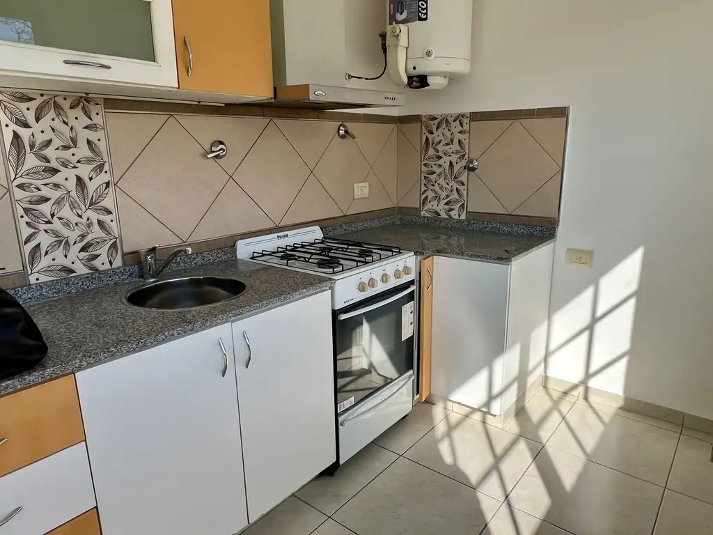 Foto de IMPECABLE DEPARTAMENTO 2 AMBIENTES POR ESCALERA, imagen 2