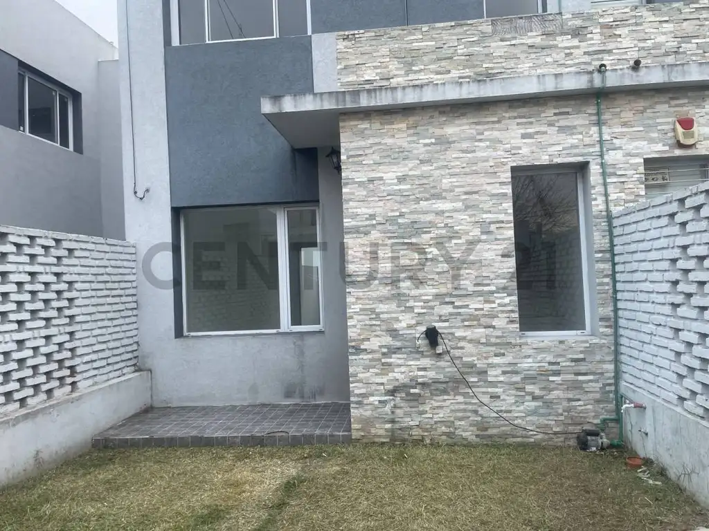 Foto de Dúplex en alquiler en Ringuelet, imagen 3