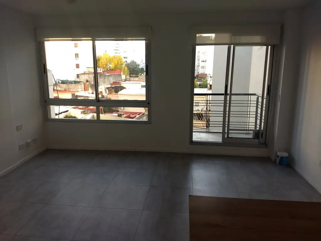 Foto de 2 Ambientes con balcon - 5 AÑOS DE ANTIGUEDAD, imagen 2