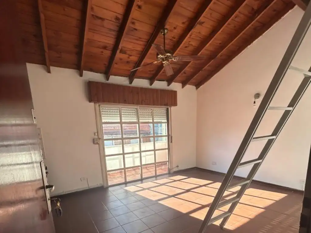 Foto de Monoambiente con cocina incorporada y balcón. Sin expensas, imagen 4