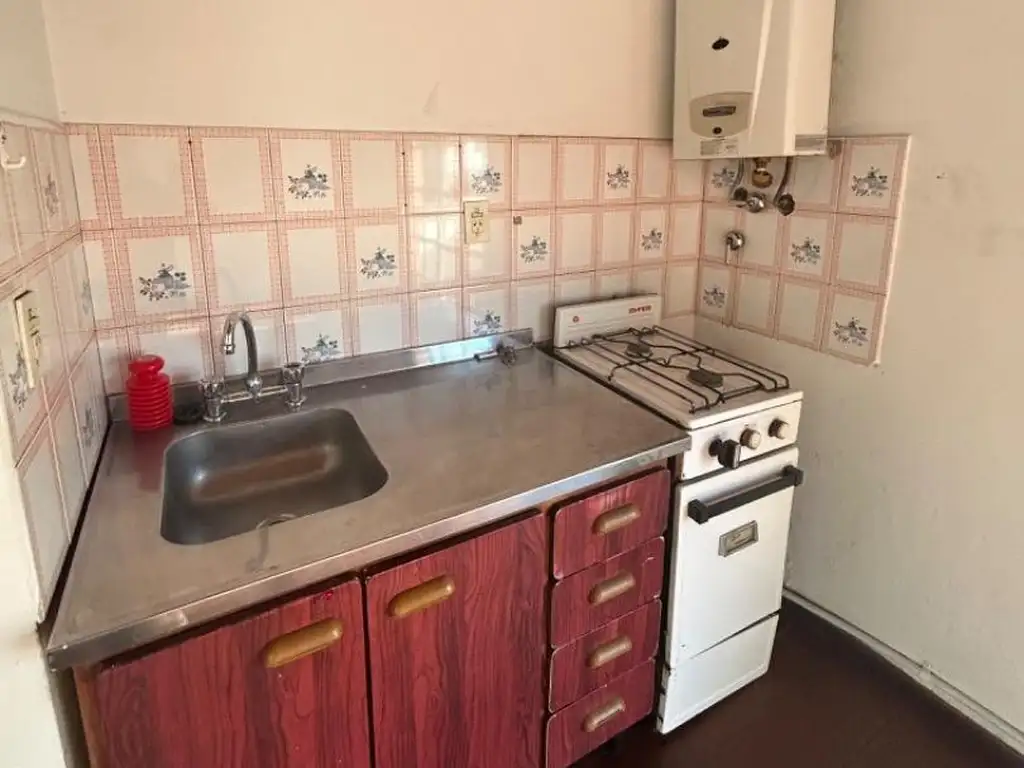 Foto de Monoambiente con cocina incorporada y balcón. Sin expensas, imagen 2