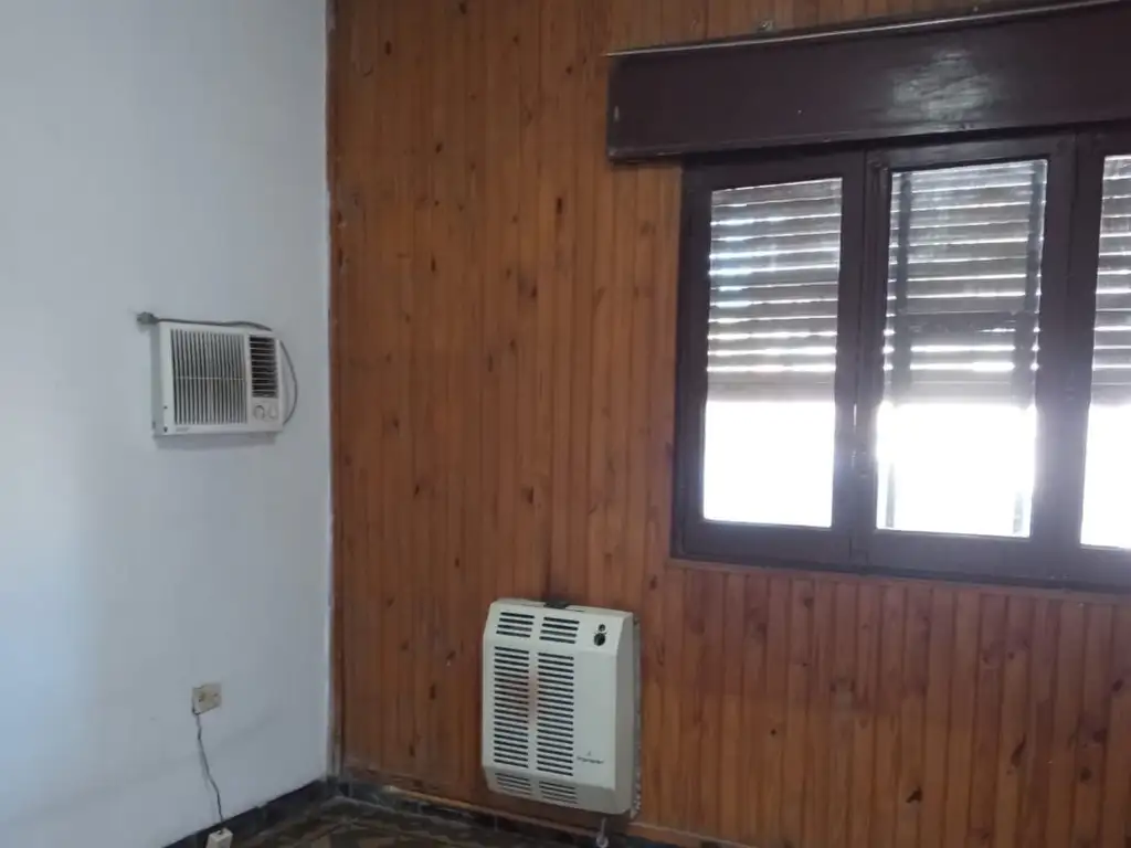 Foto de Alquiler | Casa | 2 Dormitorios | Cochera | Capitán Bermúdez | Barrio, imagen 1